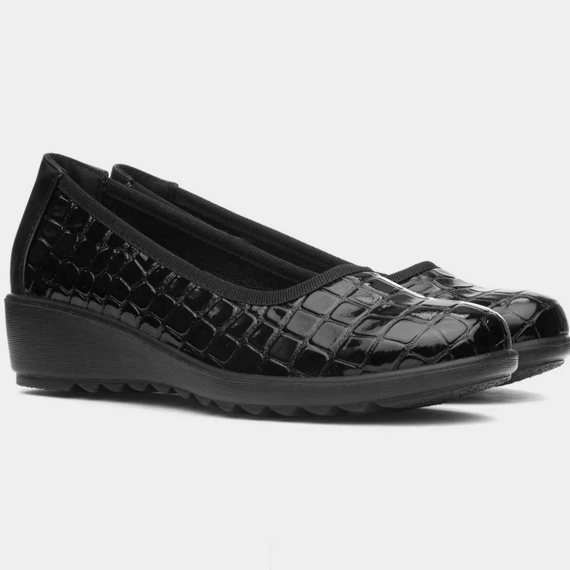 Cushion Walk Chicago Womens Black Wedge Shoe