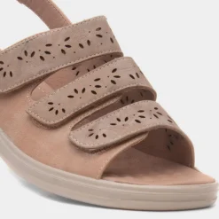 Cushion Walk Mandy Womens Beige Easy Fasten Sandal
