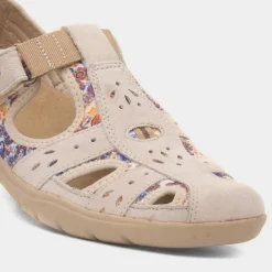 Free Spirit Cleveland Womens Beige Shoes