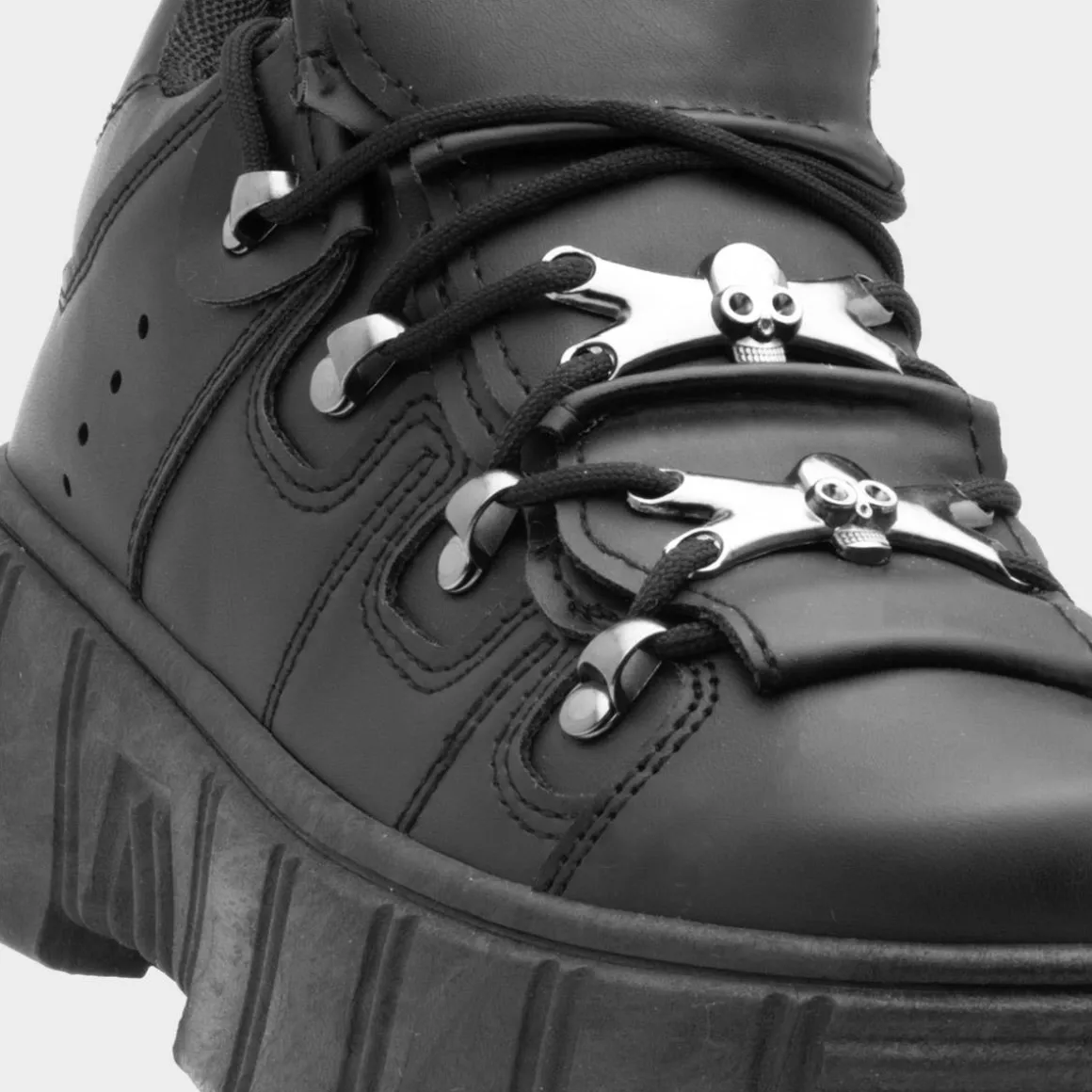Heart Char Womens Black Chunky Trainer