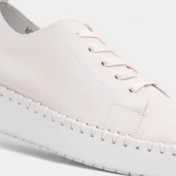 Heavenly Feet Astrid Womens Off White Casual Shoe