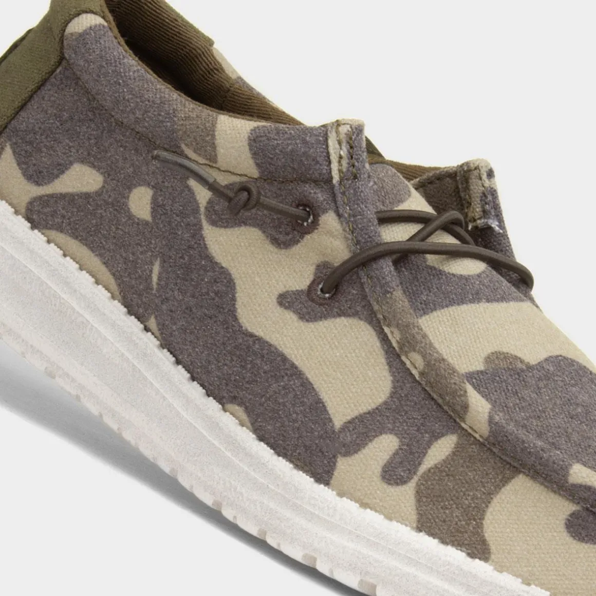 HEY DUDE Wally Washed Mens Camo Lightweight Canvas