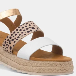 Lunar Summer Womens White Buckle Sandal