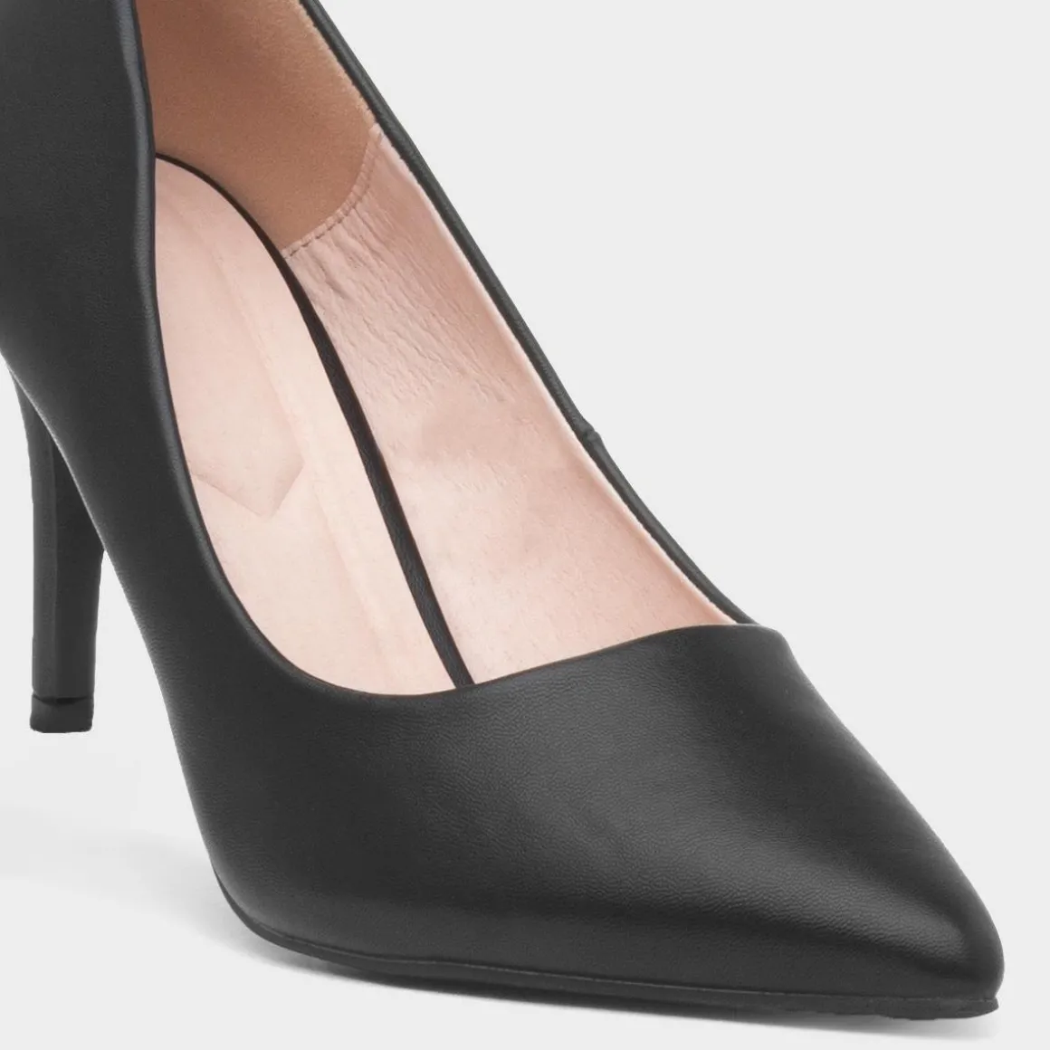 Truffle Miranda Womens Black Heel